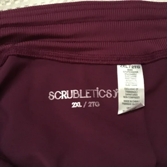 NWOT Scrubletics Women’s Scrubs with two zippered pockets - Picture 6 of 8